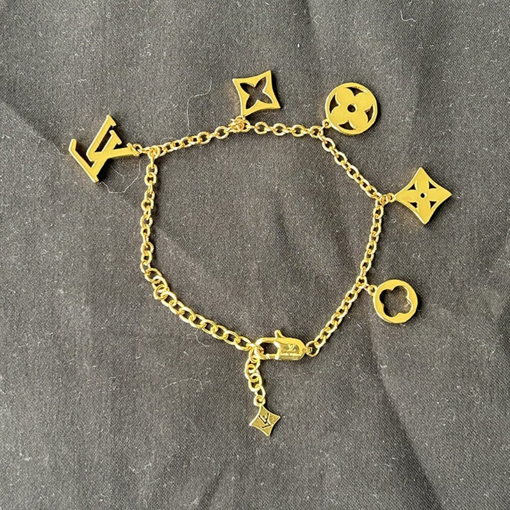 Louis Vuitton Four Leaf Clover Gold Bracelet - Picture 5 of 6